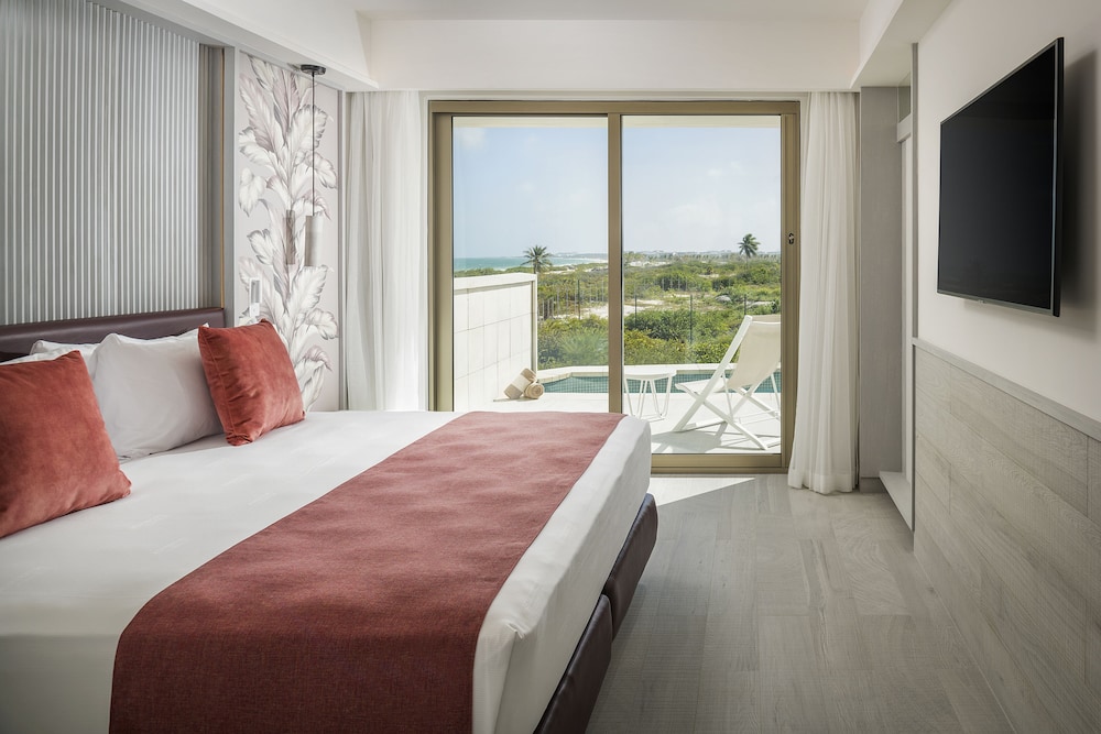 Catalonia Grand Costa Mujeres All Suites & Spa - All Inclusive — Hotel rooms in Playa Mujeres, Quintana Roo