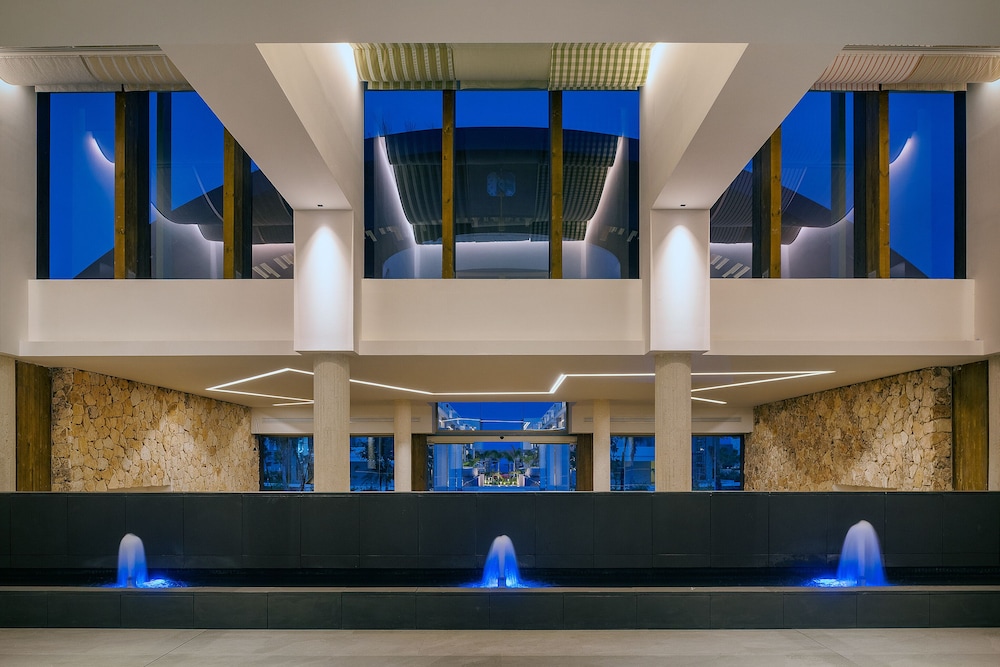 Catalonia Grand Costa Mujeres All Suites & Spa - All Inclusive — Hotel building in Playa Mujeres, Quintana Roo