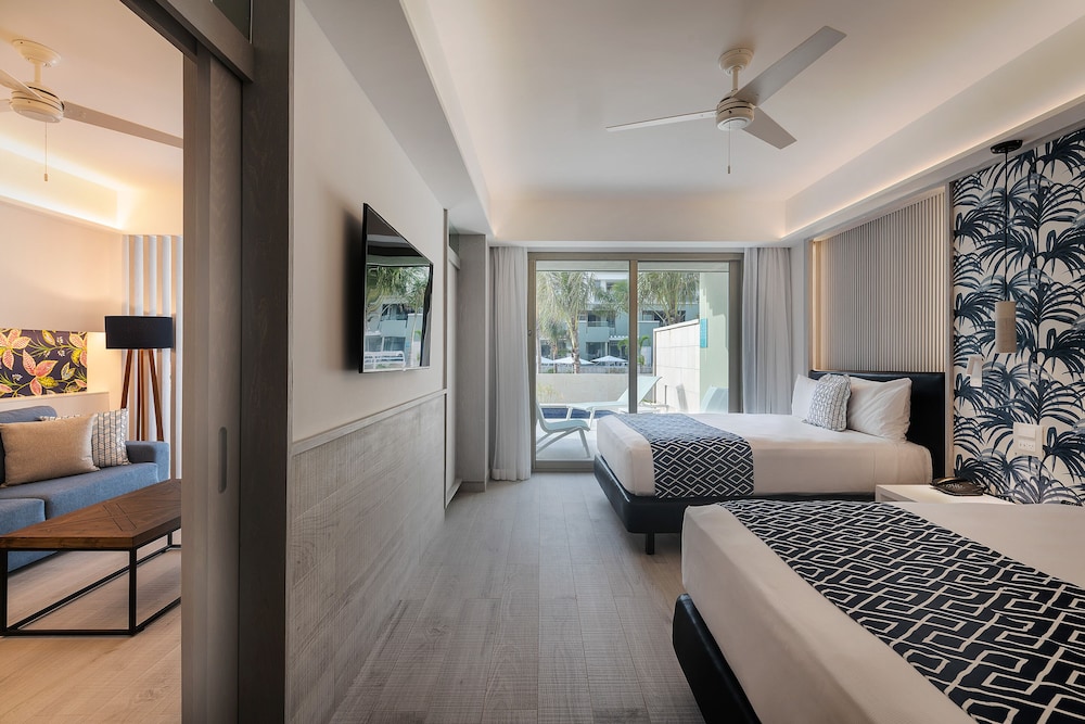 Catalonia Grand Costa Mujeres All Suites & Spa - All Inclusive — Hotel rooms in Playa Mujeres, Quintana Roo