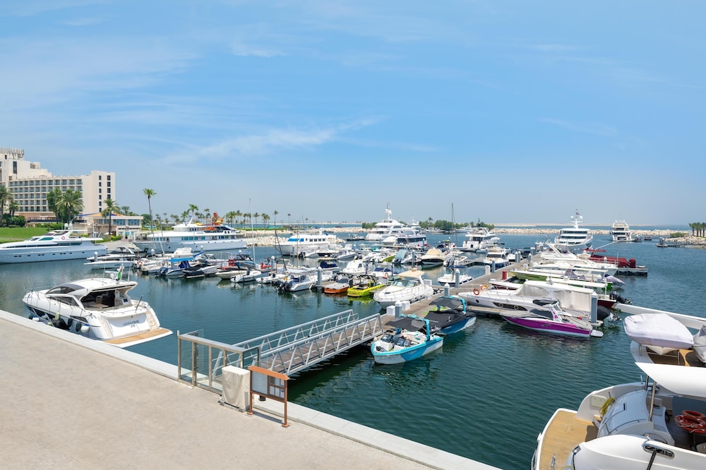 JA Lake View Hotel, Dubai — Attractions in the area in Dubai