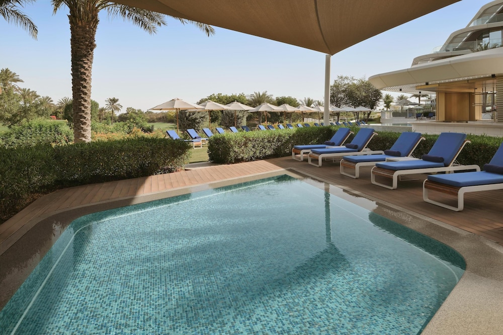 JA Lake View Hotel, Dubai — Swimming pool in Dubai