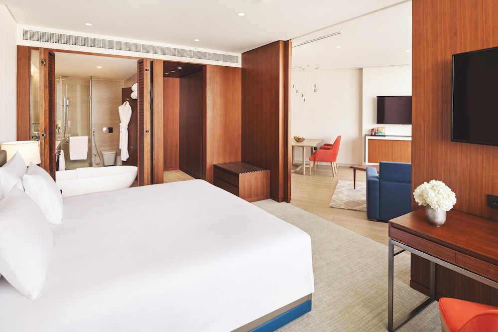 JA Lake View Hotel, Dubai — Hotel rooms in Dubai