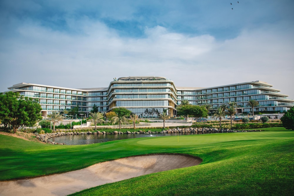 JA Lake View Hotel, Dubai — Hotel building in Dubai