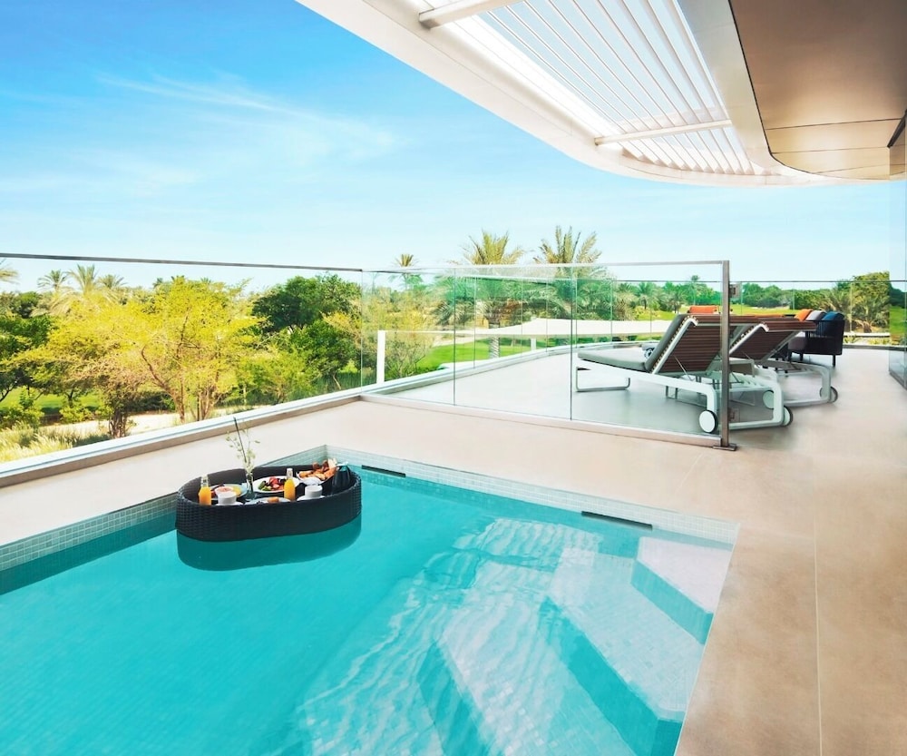 JA Lake View Hotel, Dubai — Swimming pool in Dubai