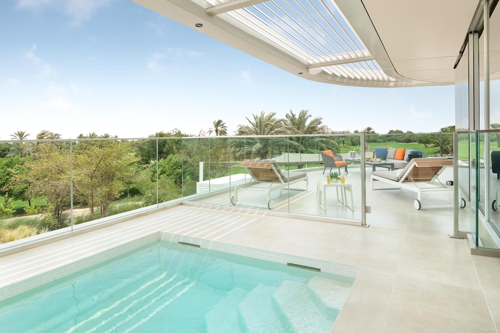 JA Lake View Hotel, Dubai — Swimming pool in Dubai
