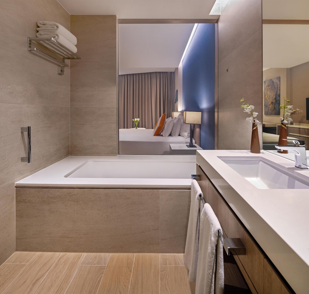 JA Lake View Hotel, Dubai — Hotel rooms in Dubai