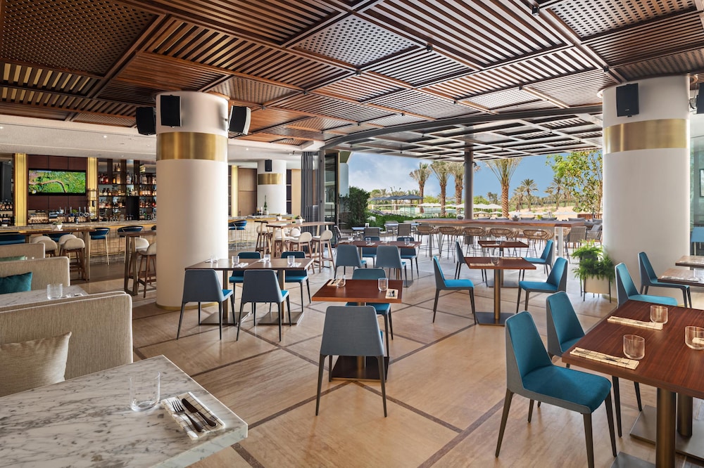 JA Lake View Hotel, Dubai — Restaurant & bars in Dubai
