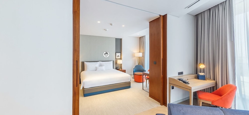 JA Lake View Hotel, Dubai — Hotel rooms in Dubai