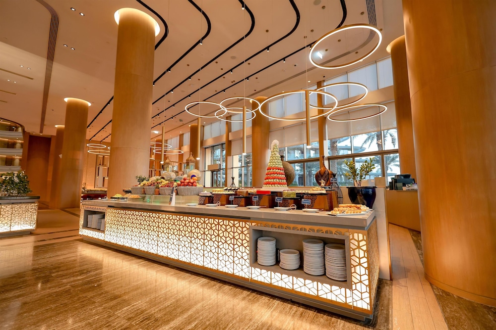 JA Lake View Hotel, Dubai — Restaurant & bars in Dubai