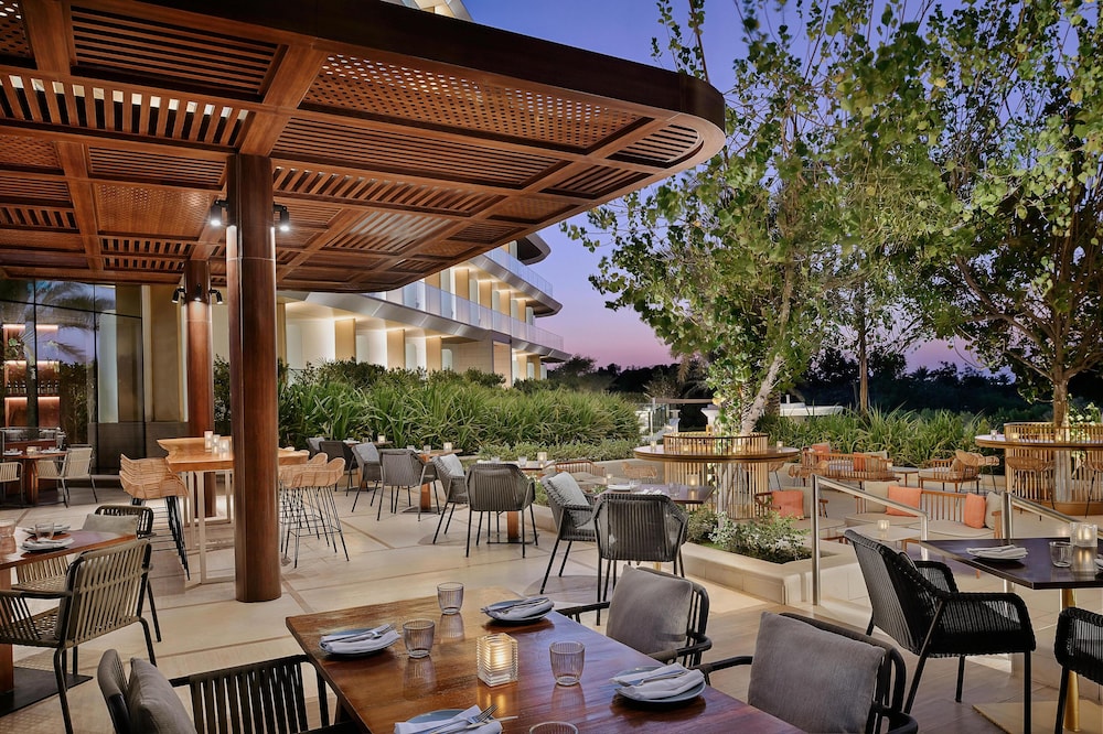 JA Lake View Hotel, Dubai — Restaurant & bars in Dubai