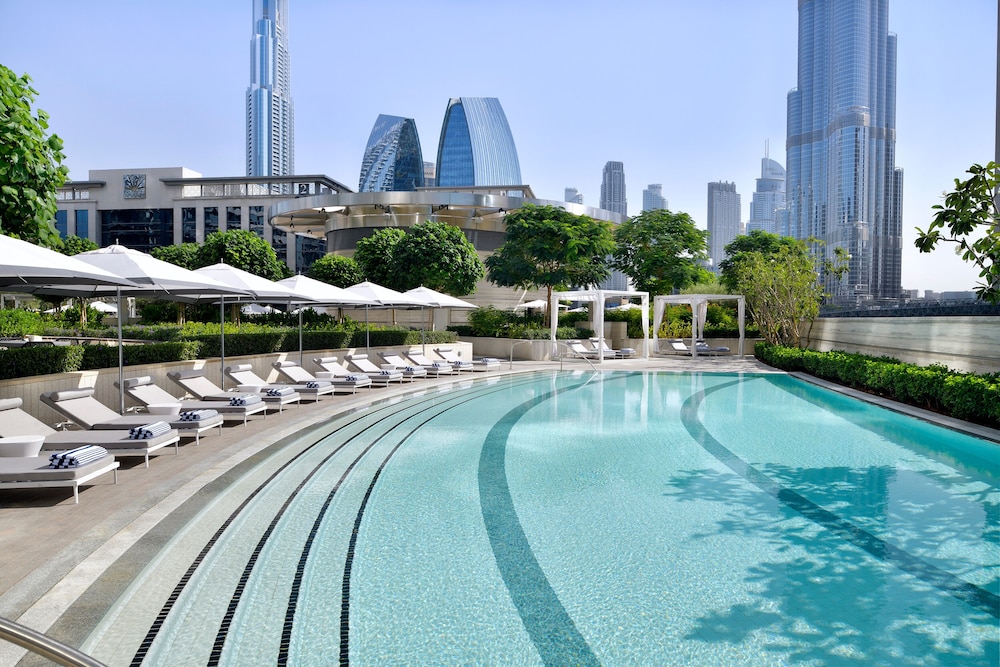 Address Sky View, Downtown Dubai — Swimming pool in Dubai