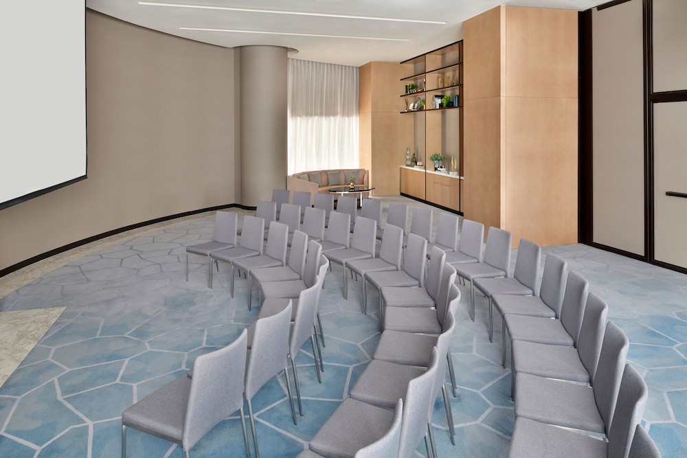Address Sky View, Downtown Dubai — Hotel building in Dubai