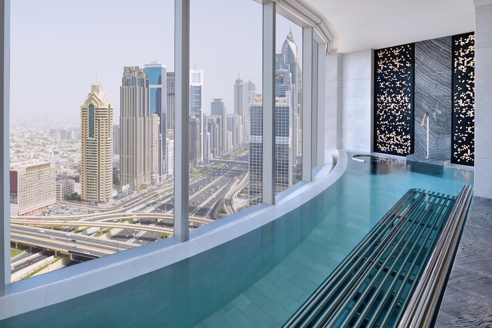 Address Sky View, Downtown Dubai — Swimming pool in Dubai