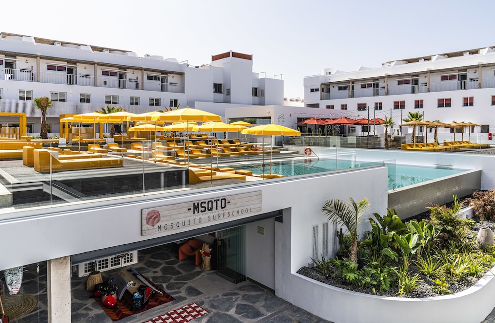 Buendía Corralejo — Swimming pool in Corralejo, Canary Islands