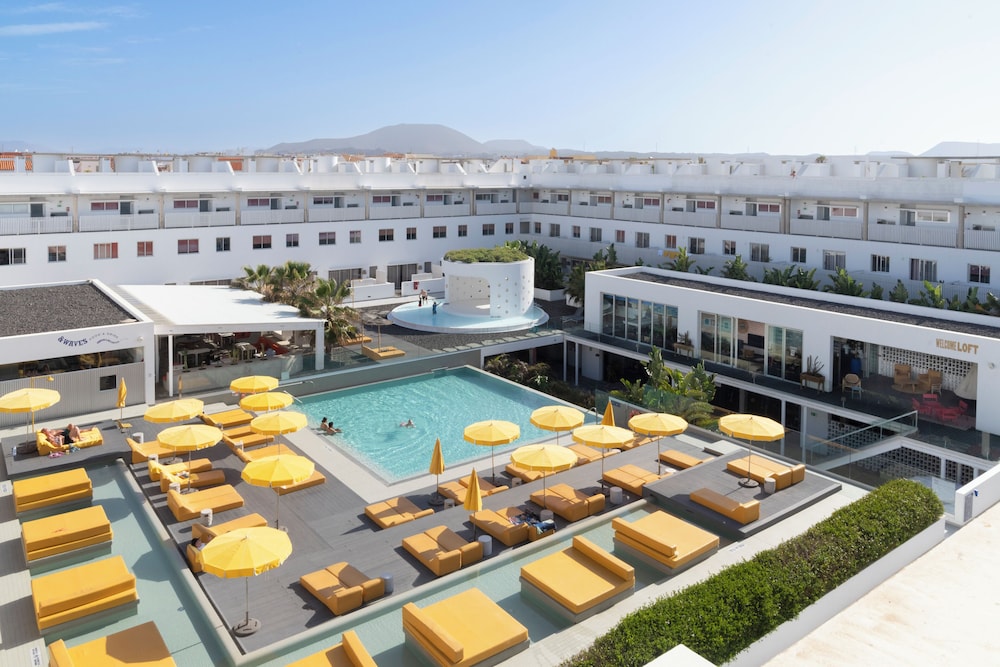 Buendía Corralejo — Swimming pool in Corralejo, Canary Islands