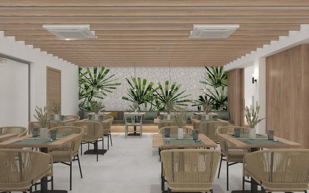 Hotel Seasun Aniram — Restaurant & bars in Playa de Palma, Balearic Islands