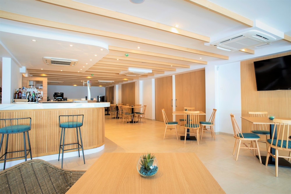 Hotel Seasun Aniram — Restaurant & bars in Playa de Palma, Balearic Islands