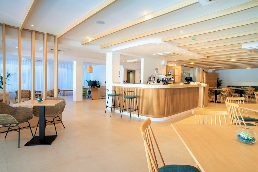 Hotel Seasun Aniram — Restaurant & bars in Playa de Palma, Balearic Islands