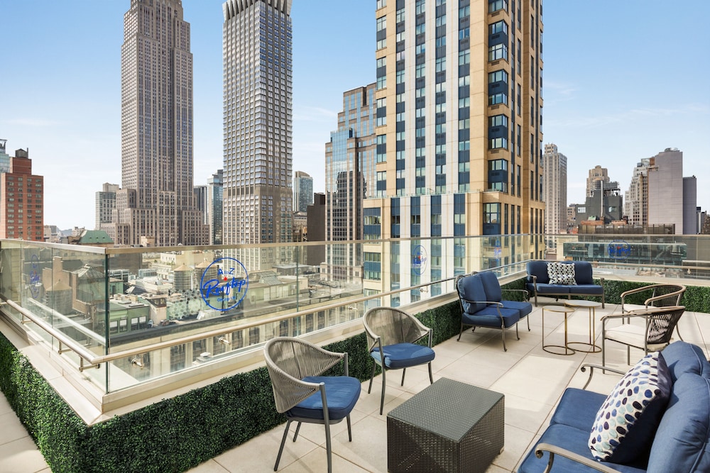 Hyatt Centric Midtown 5th Avenue New York — Hotel building in New York City, New York State