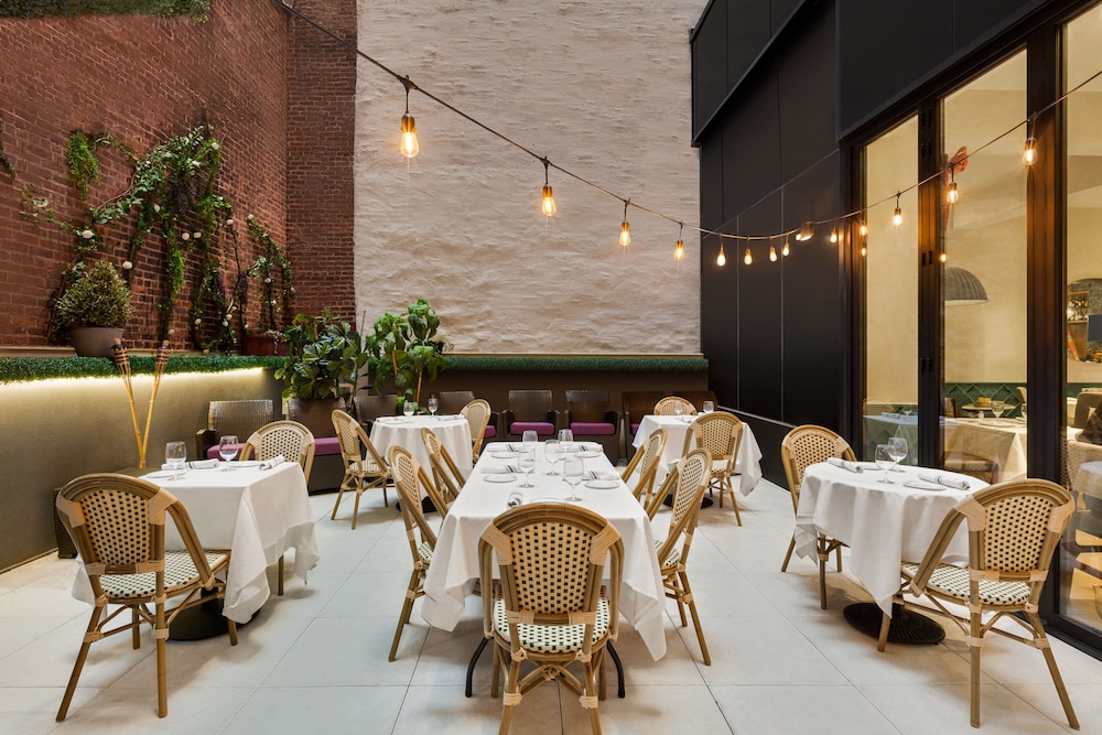 Hyatt Centric Midtown 5th Avenue New York — Restaurant & bars in New York City, New York State