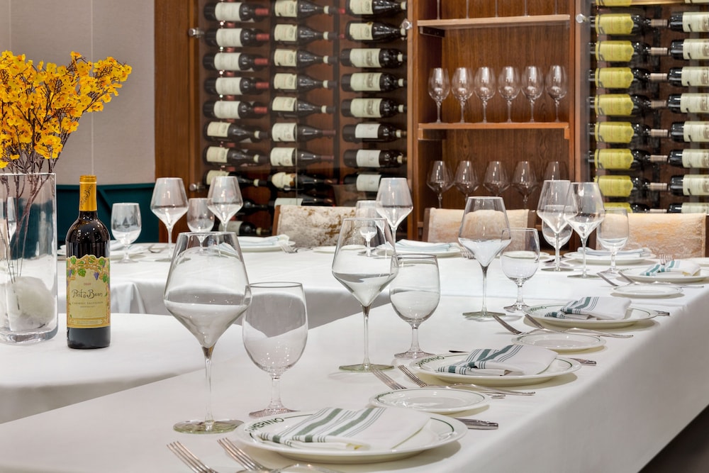 Hyatt Centric Midtown 5th Avenue New York — Restaurant & bars in New York City, New York State