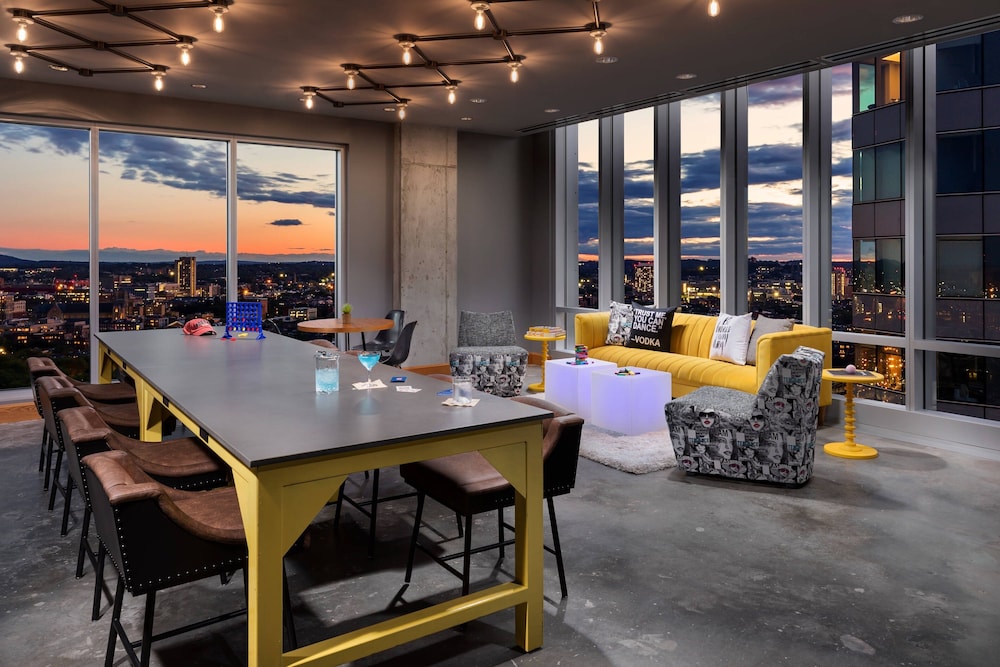 Moxy Boston Downtown — Hotel rooms in Boston, Massachusetts