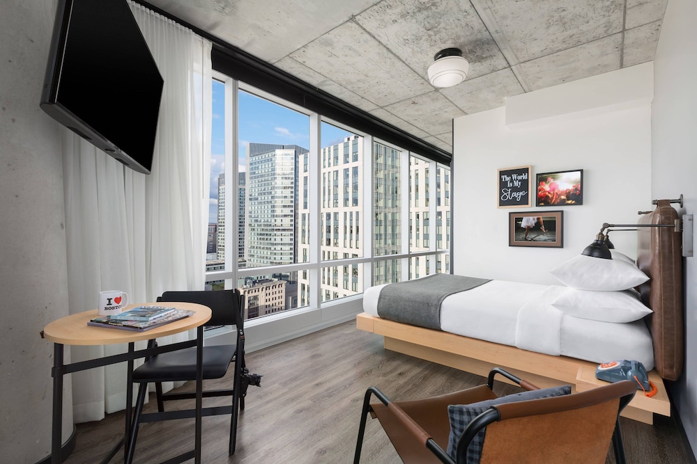 Moxy Boston Downtown — Hotel rooms in Boston, Massachusetts