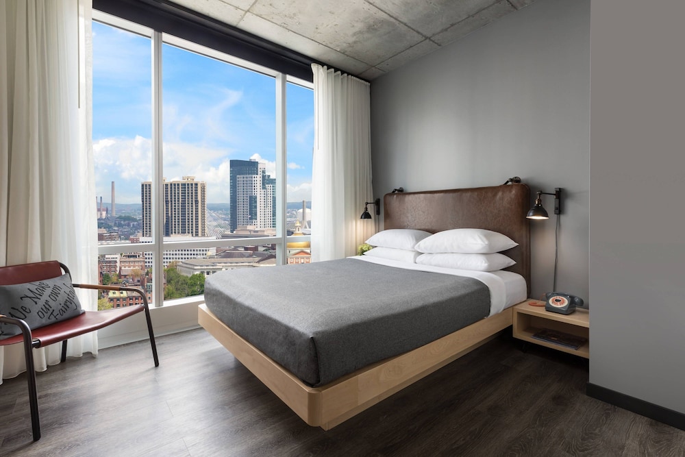 Moxy Boston Downtown — Hotel rooms in Boston, Massachusetts