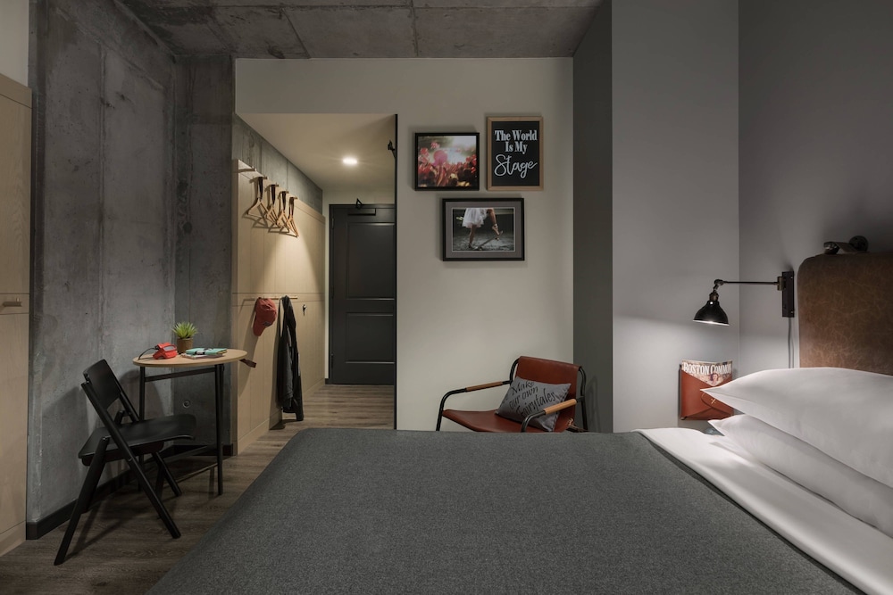 Moxy Boston Downtown — Hotel rooms in Boston, Massachusetts
