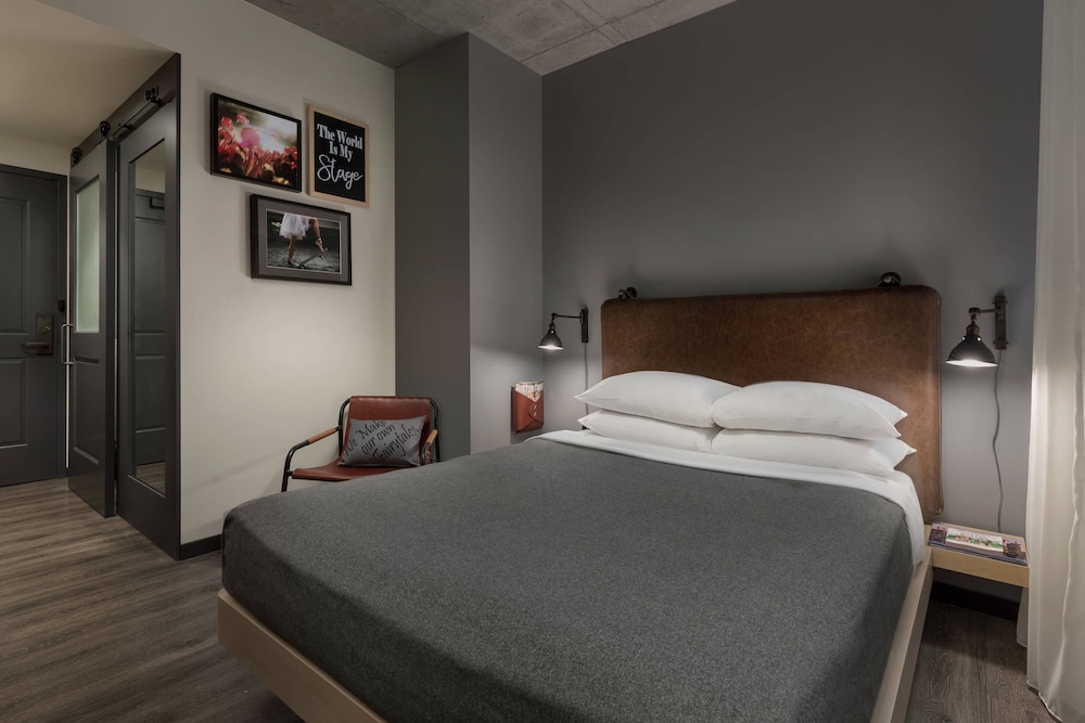 Moxy Boston Downtown — Hotel rooms in Boston, Massachusetts