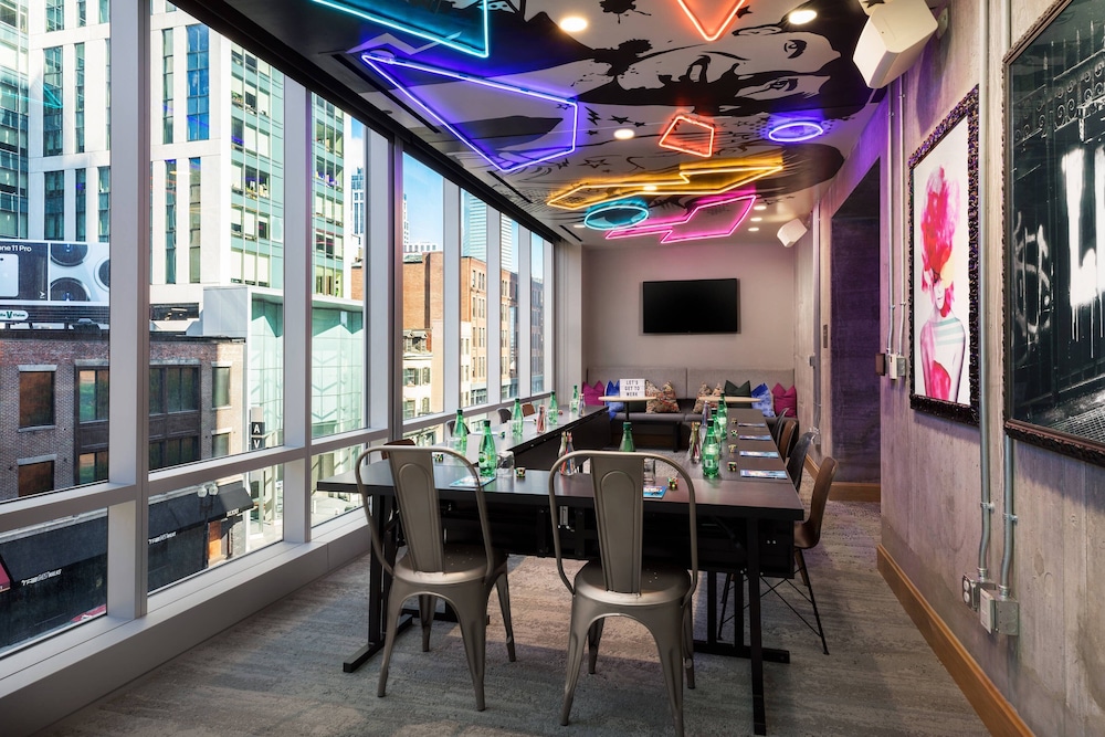 Moxy Boston Downtown — Hotel building in Boston, Massachusetts
