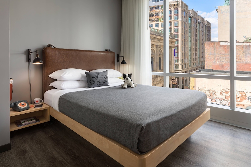 Moxy Boston Downtown — Hotel rooms in Boston, Massachusetts