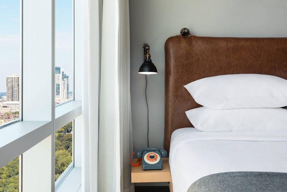 Moxy Boston Downtown — Hotel rooms in Boston, Massachusetts