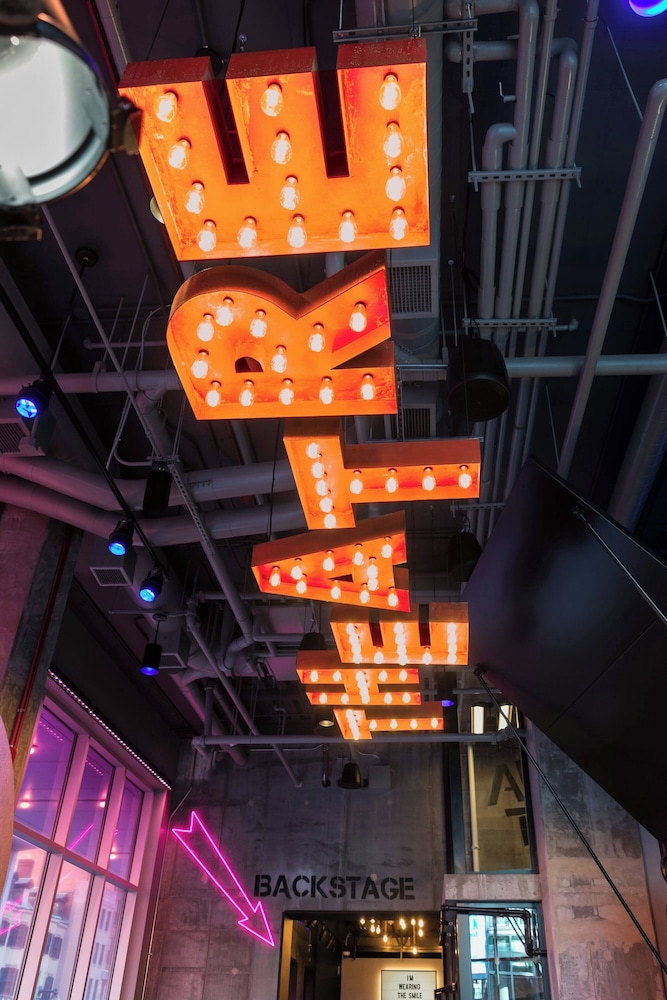 Moxy Boston Downtown — Restaurant & bars in Boston, Massachusetts