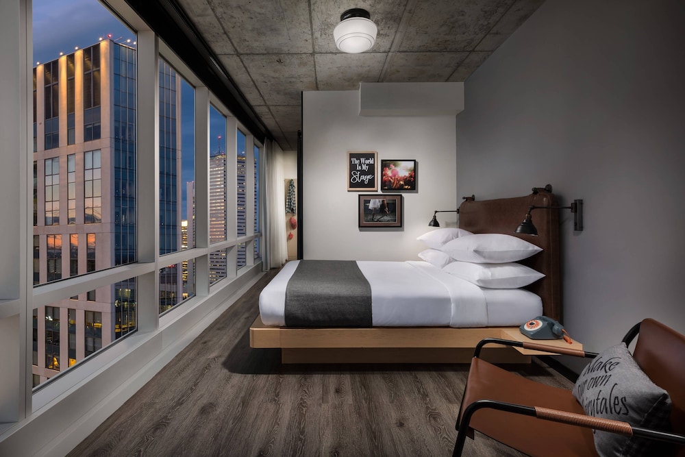 Moxy Boston Downtown — Hotel rooms in Boston, Massachusetts