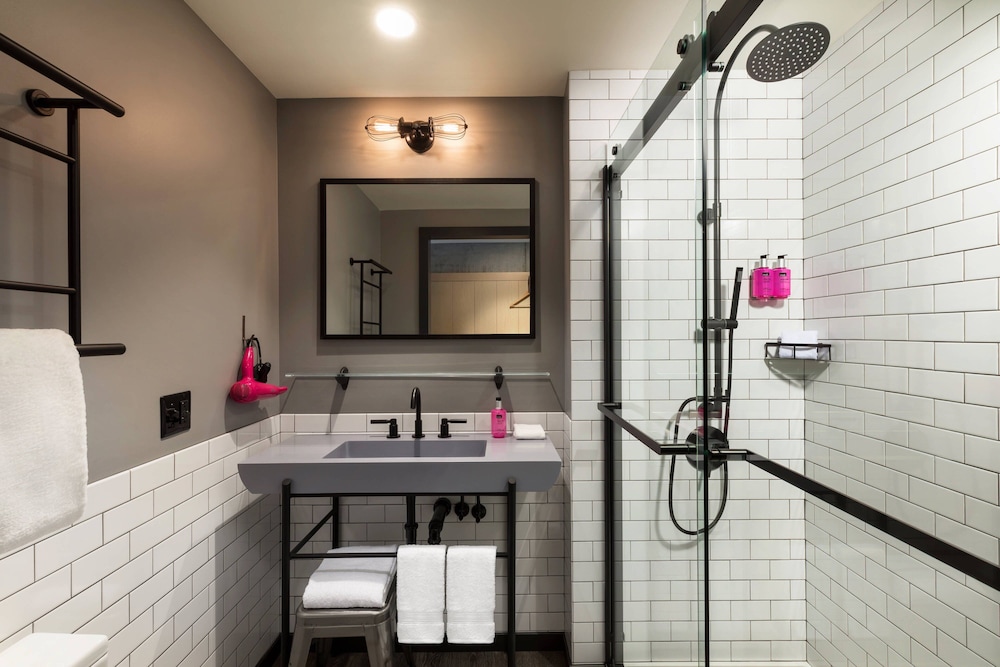 Moxy Boston Downtown — Hotel rooms in Boston, Massachusetts