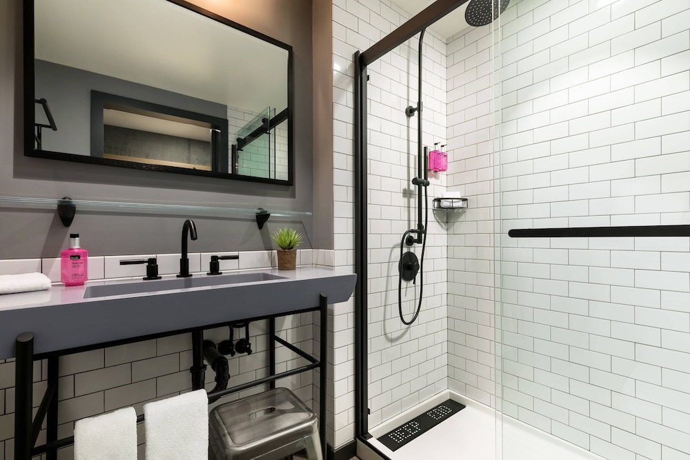 Moxy Boston Downtown — Hotel rooms in Boston, Massachusetts