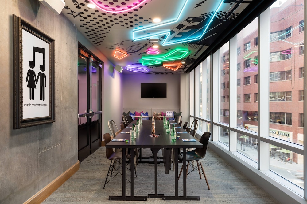 Moxy Boston Downtown — Restaurant & bars in Boston, Massachusetts