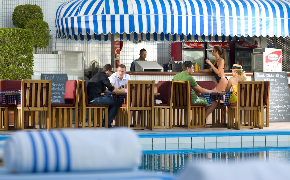 Millennium Plaza Downtown Suites Dubai — Swimming pool in Dubai