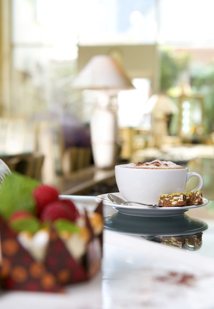 Millennium Plaza Downtown Suites Dubai — Restaurant & bars in Dubai
