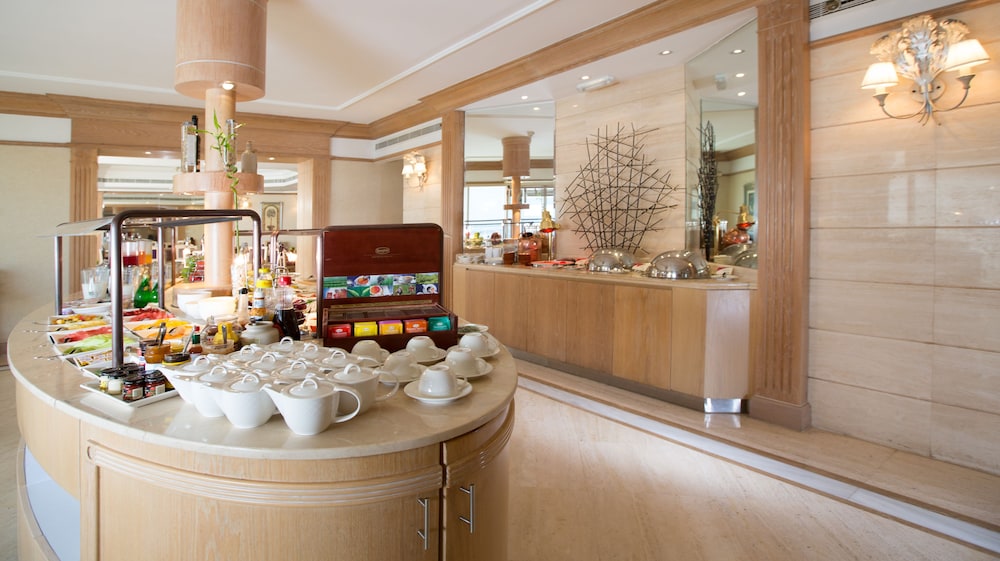 Millennium Plaza Downtown Suites Dubai — Restaurant & bars in Dubai