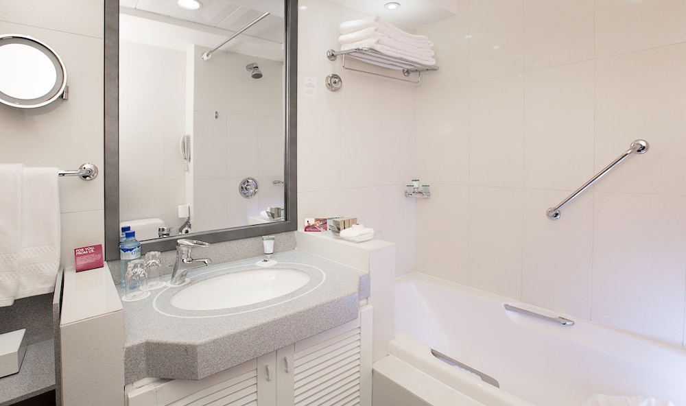 Millennium Plaza Downtown Suites Dubai — Hotel rooms in Dubai