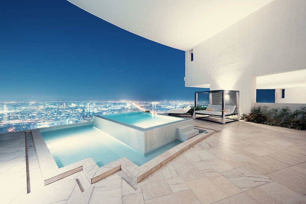 FIVE Jumeirah Village Dubai — Swimming pool in Dubai