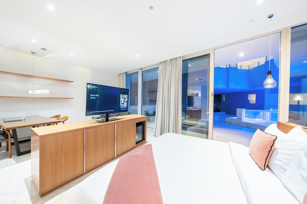 FIVE Jumeirah Village Dubai — Hotel rooms in Dubai