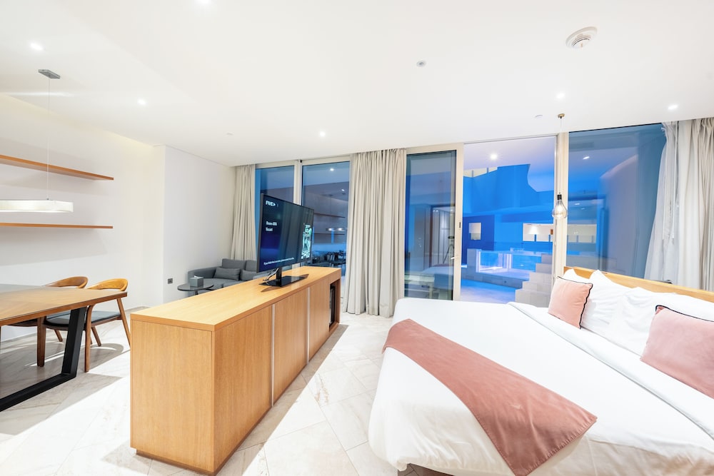 FIVE Jumeirah Village Dubai — Hotel rooms in Dubai