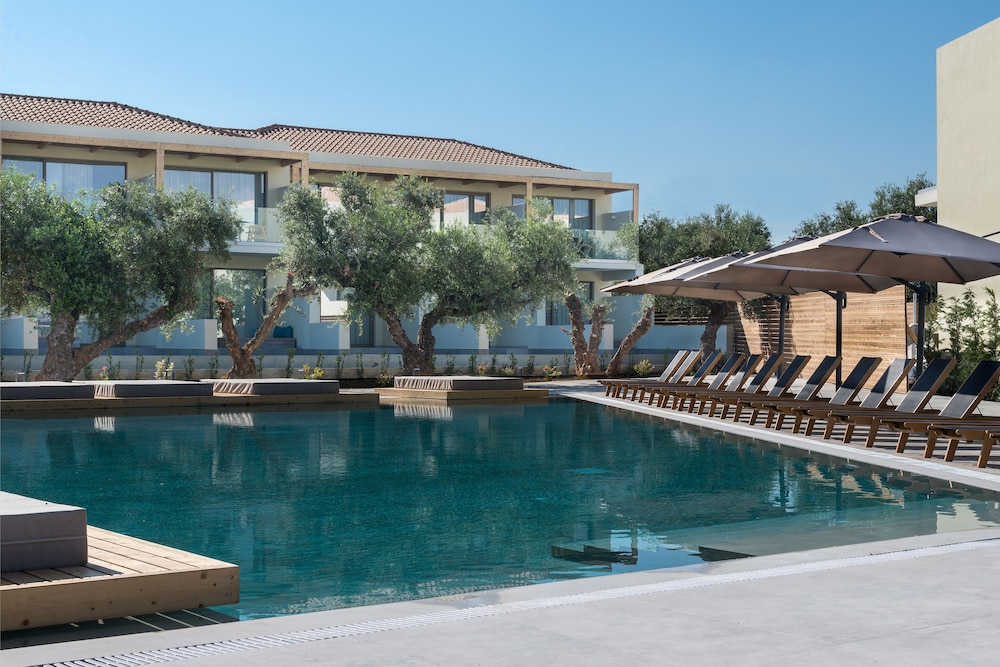 Tsamis Zante Suites - Adults Only — Swimming pool in Tsilivi, Ionian Islands