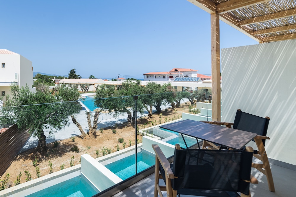 Tsamis Zante Suites - Adults Only — Swimming pool in Tsilivi, Ionian Islands