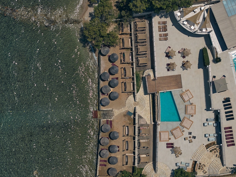Tsamis Zante Suites - Adults Only — Beach in Tsilivi, Ionian Islands