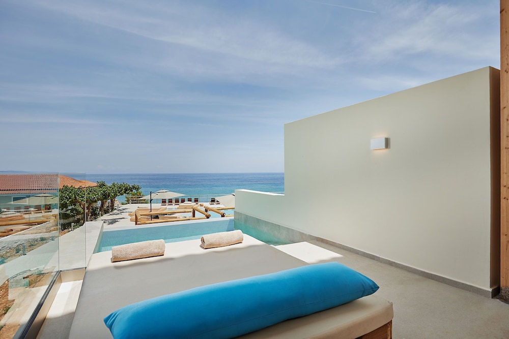 Tsamis Zante Suites - Adults Only — Swimming pool in Tsilivi, Ionian Islands