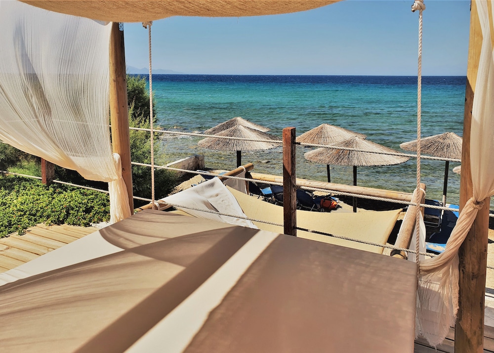 Tsamis Zante Suites - Adults Only — Beach in Tsilivi, Ionian Islands